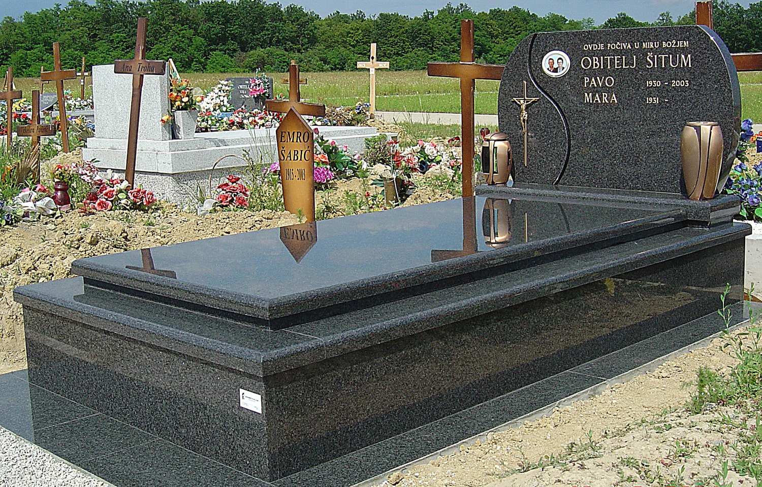 Klesarstvo Kljajić - Zagreb, Donja Zelina, izrada spomenika, grobnica, obrada kamena