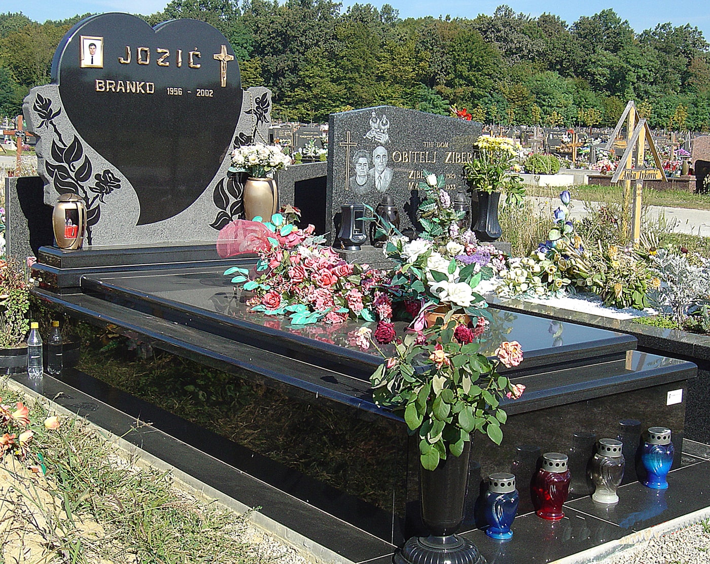 Klesarstvo Kljajić - Zagreb, Donja Zelina, izrada spomenika, grobnica, obrada kamena