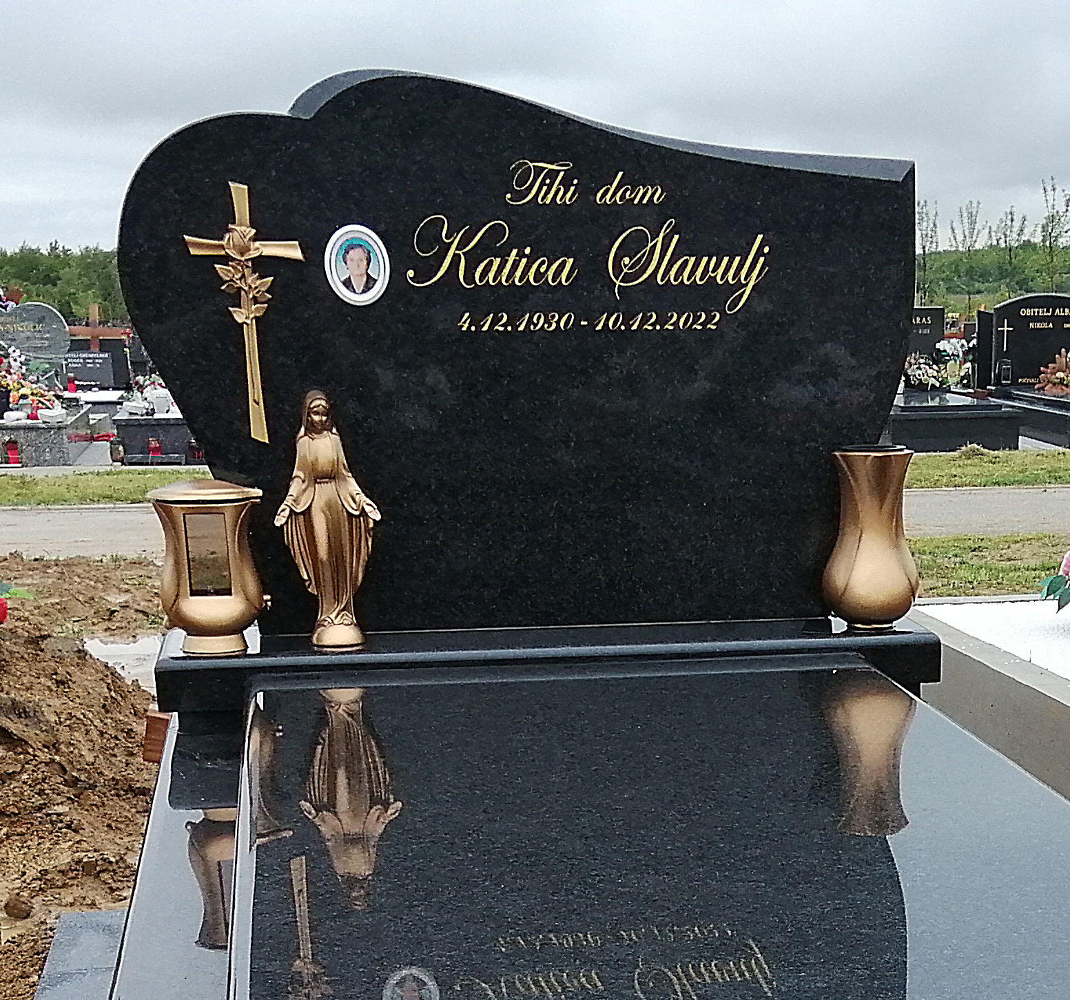 Klesarstvo Kljajić - Zagreb, Donja Zelina, izrada spomenika, grobnica, obrada kamena